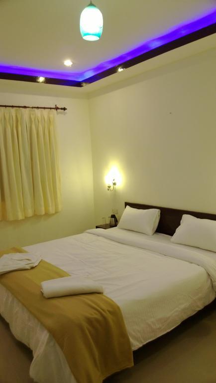 Hotel Hill Palace Kausani Cameră foto